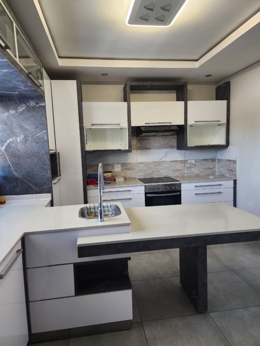 4 Bedroom Property for Sale in Flamwood North West